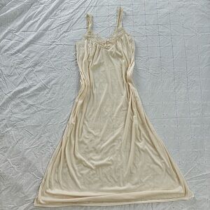 Maidenform Cream Lace Satin Chemise